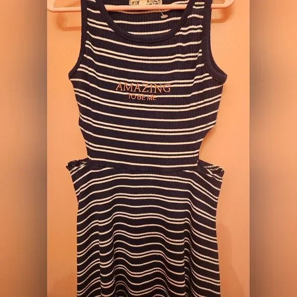 Btween Sleeveless dress with cutout in the sides dress 7 * - Picture 3 of 4